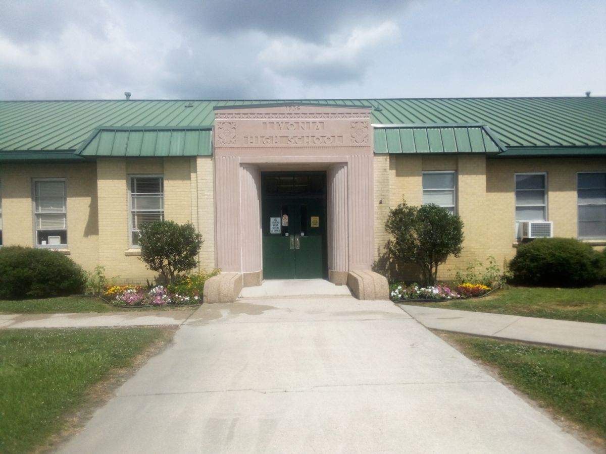 Livonia High School exterior